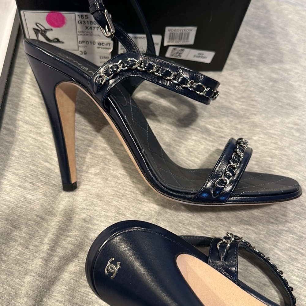 Chanel new heels navy chain 39 - Picture 5 of 15